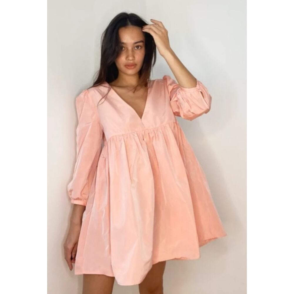 Aritzia Sunday Best Jinx V Neck Dress Babydoll Mini  Frosted Pink Casual M